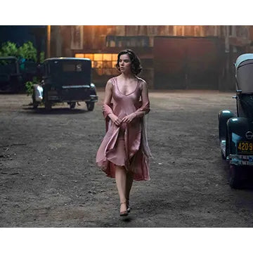 HAILEE-STEINFELD-AUTOGRAPH-PHOTO