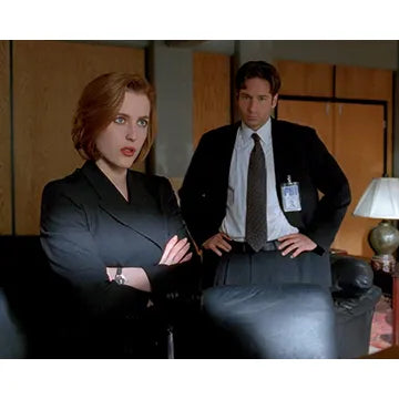 GILLIAN-ANDERSON-AUTOGRAPH-PHOTO