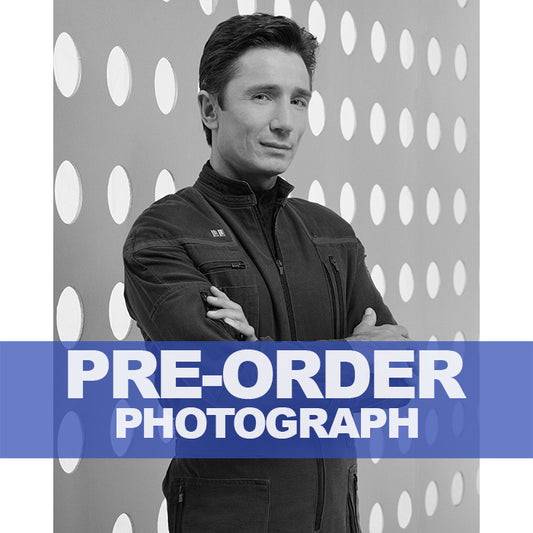 DOMINIC-KEATING-AUTOGRAPH-PHOTO